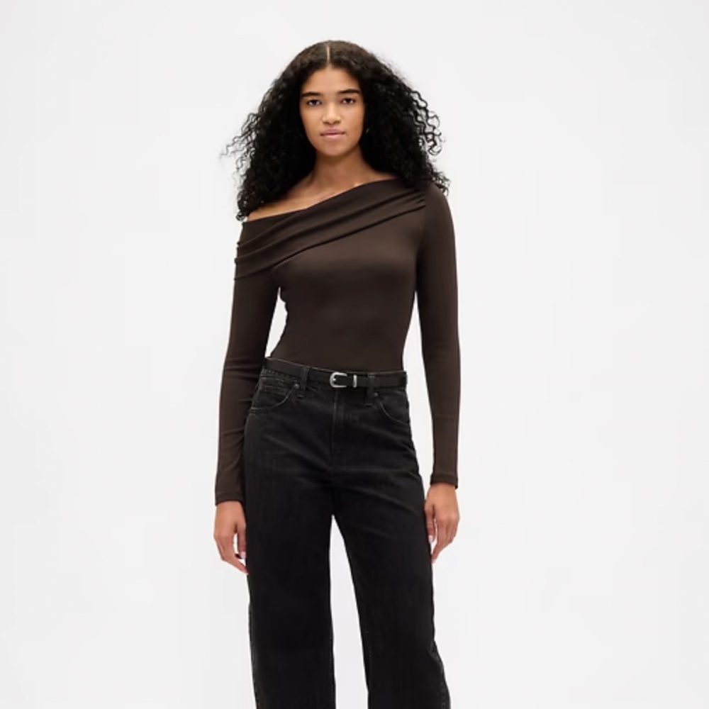 NWT Off The Shoulder Top